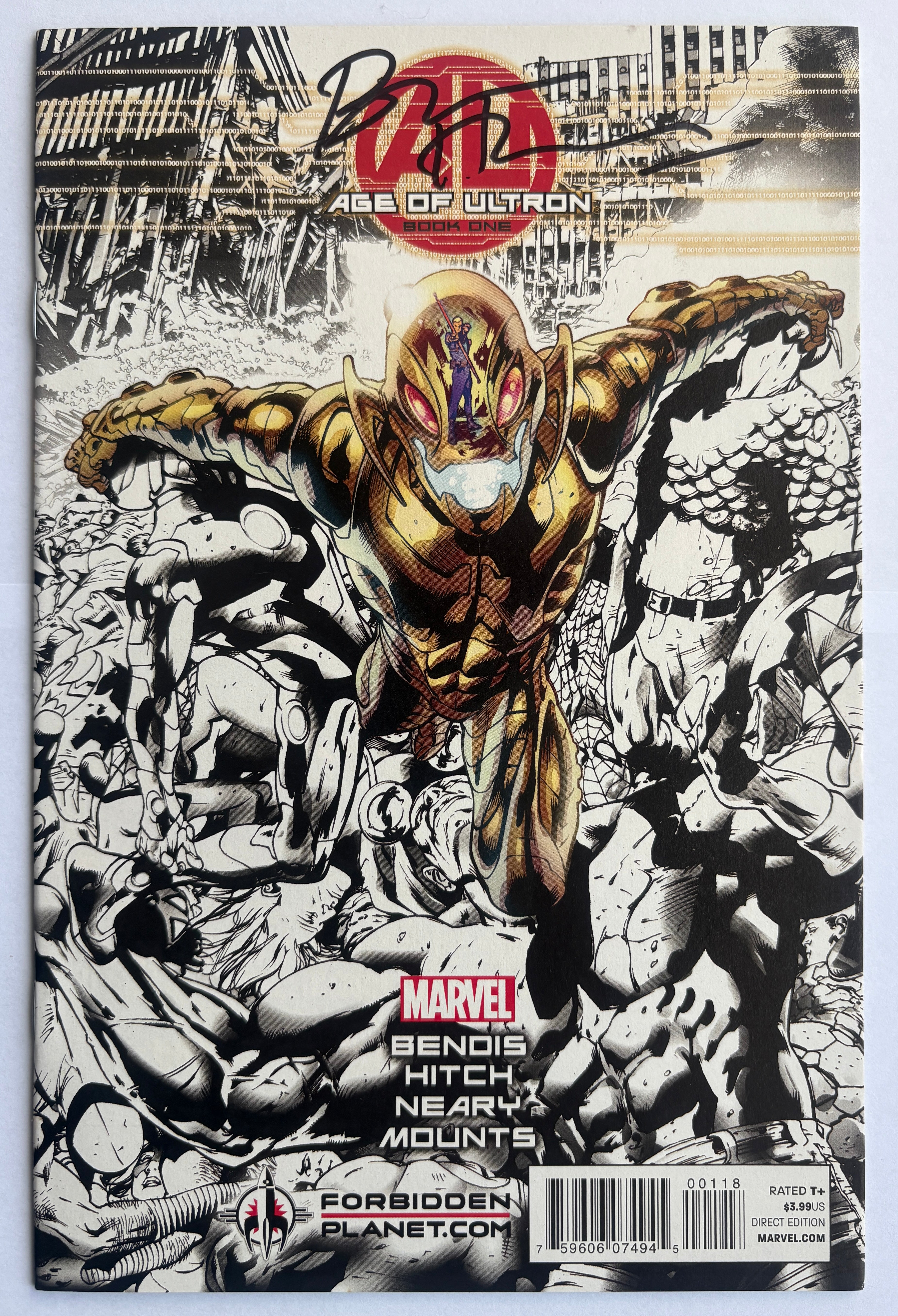 Age of Ultron #1 - Forbidden Planet Variant Signed Bryan Hitch 2013 NM 9.4