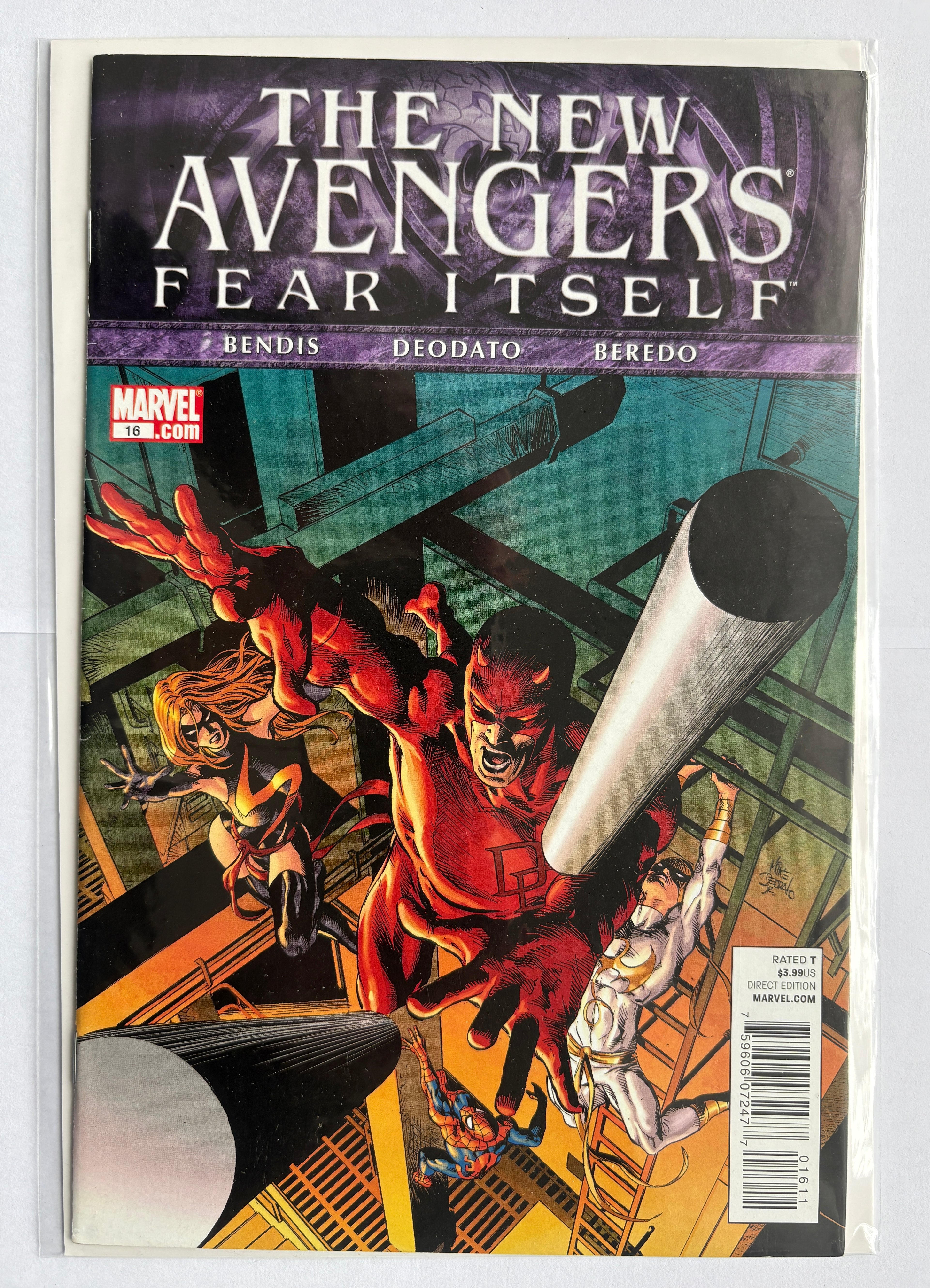 The New Avengers #16 - 1st Printing - Marvel November 2011 VF- 7.5