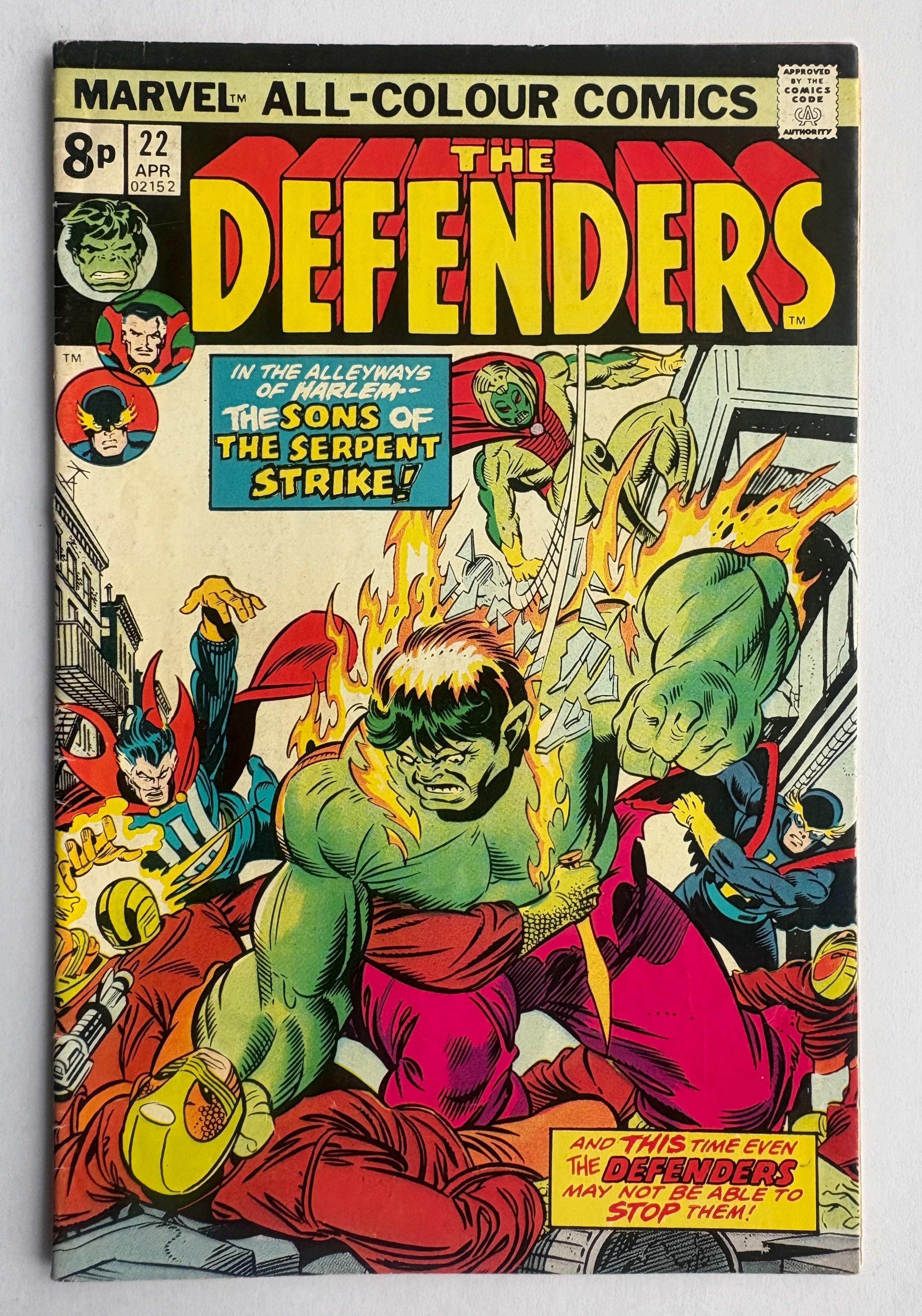 The Defenders #22 - UK Variant - Marvel Comics March 1975 FN- 5.5