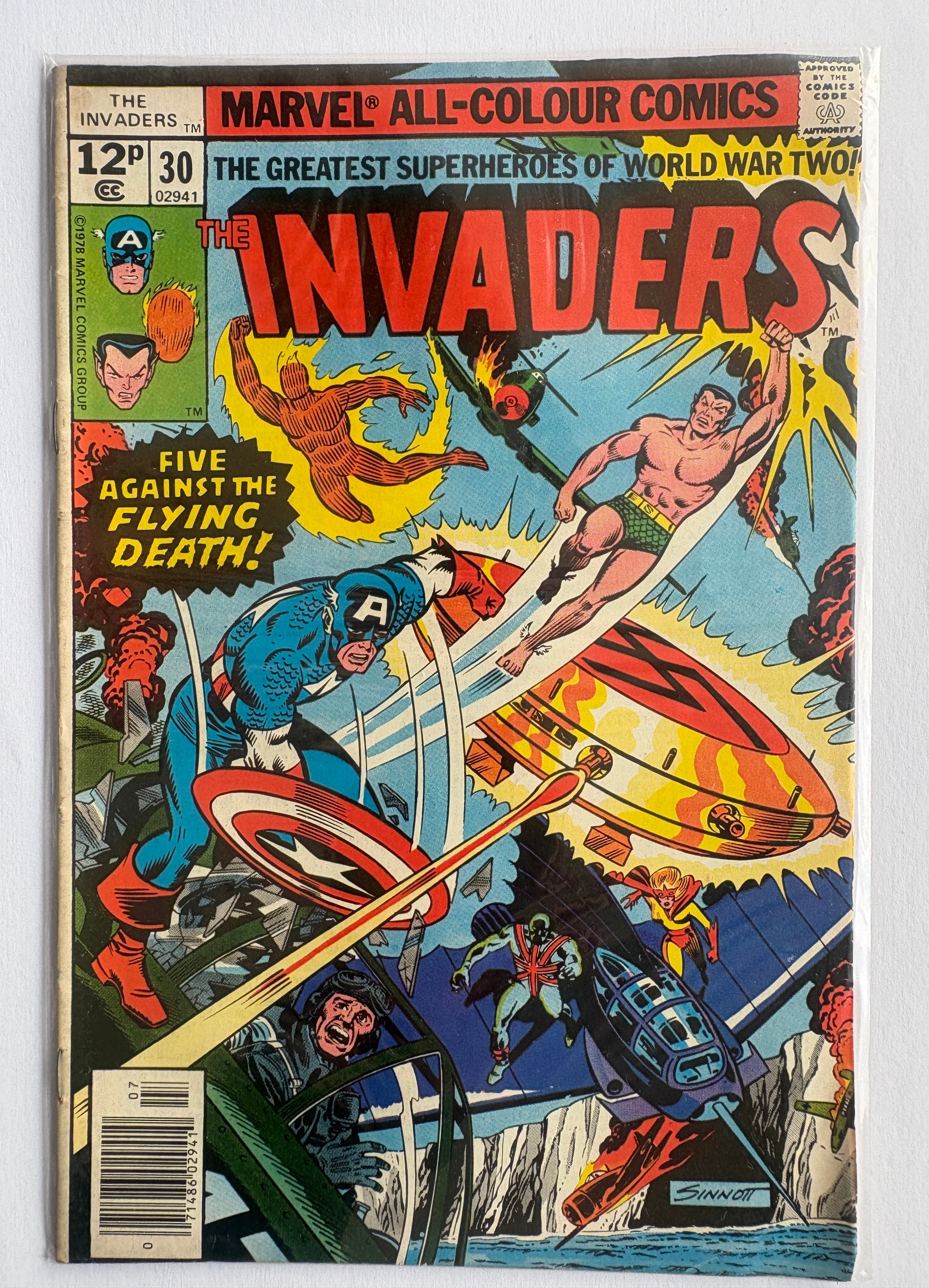 The Invaders #30 - UK Variant Marvel Comics - July 1978 FN 6.0