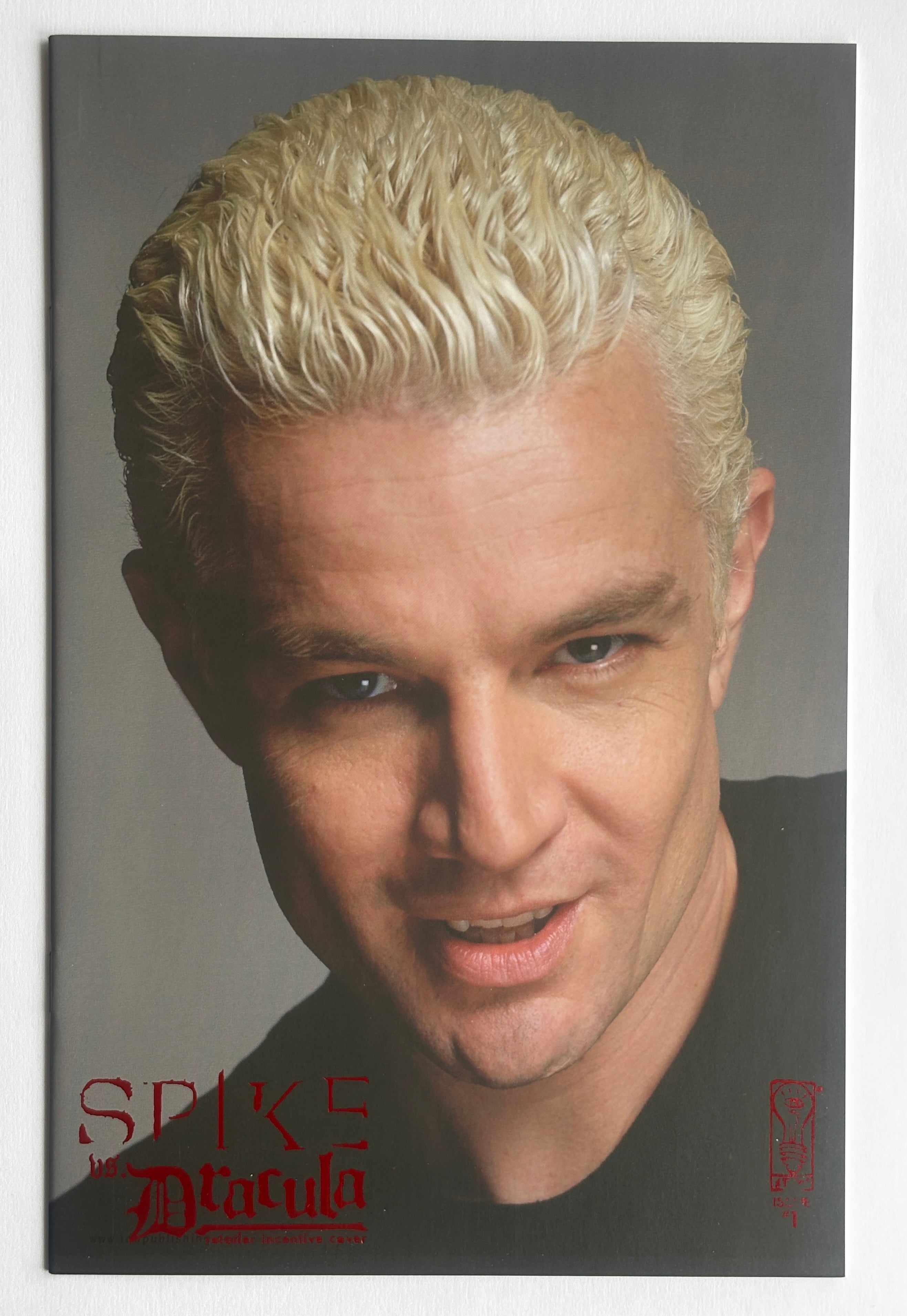 Spike vs Dracula #1 - 1st Printing Retailer Incentive Variant IDW February 2006 NM- 9.2