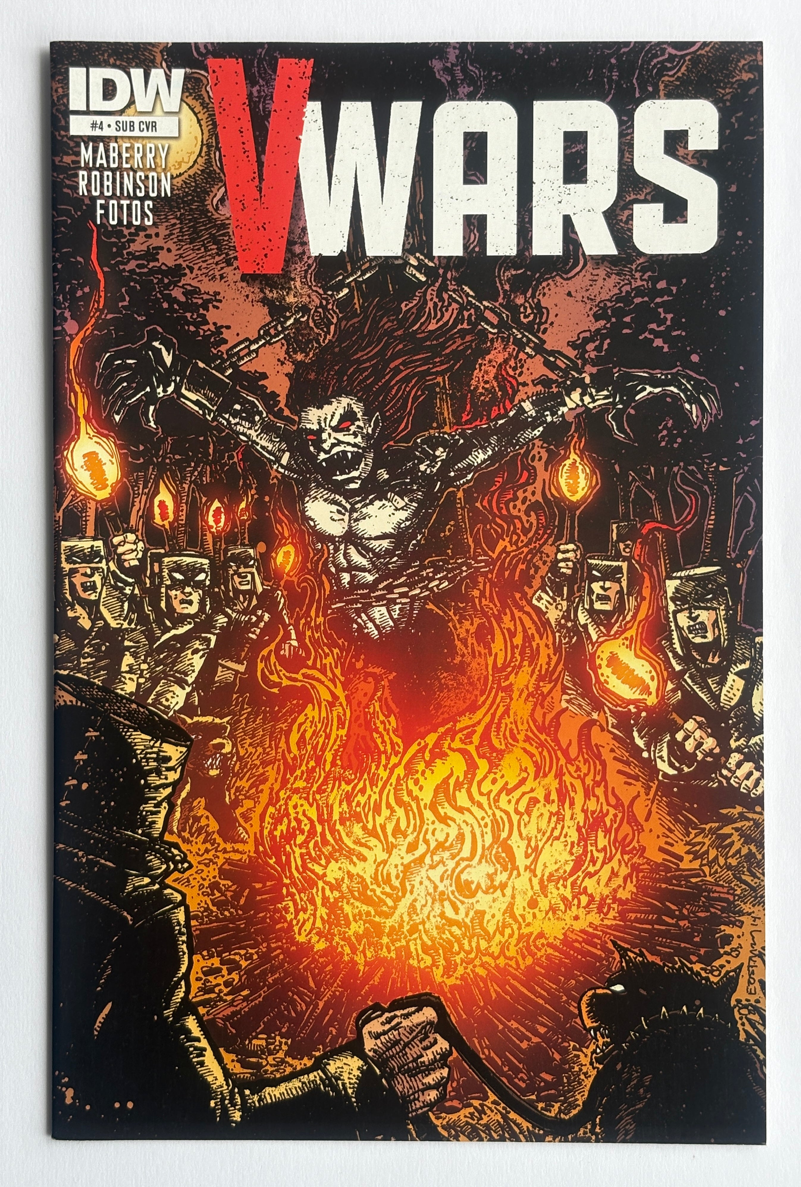V-Wars #4 - 1st Printing Subscription Variant - IDW July 2014 VF+ 8.5