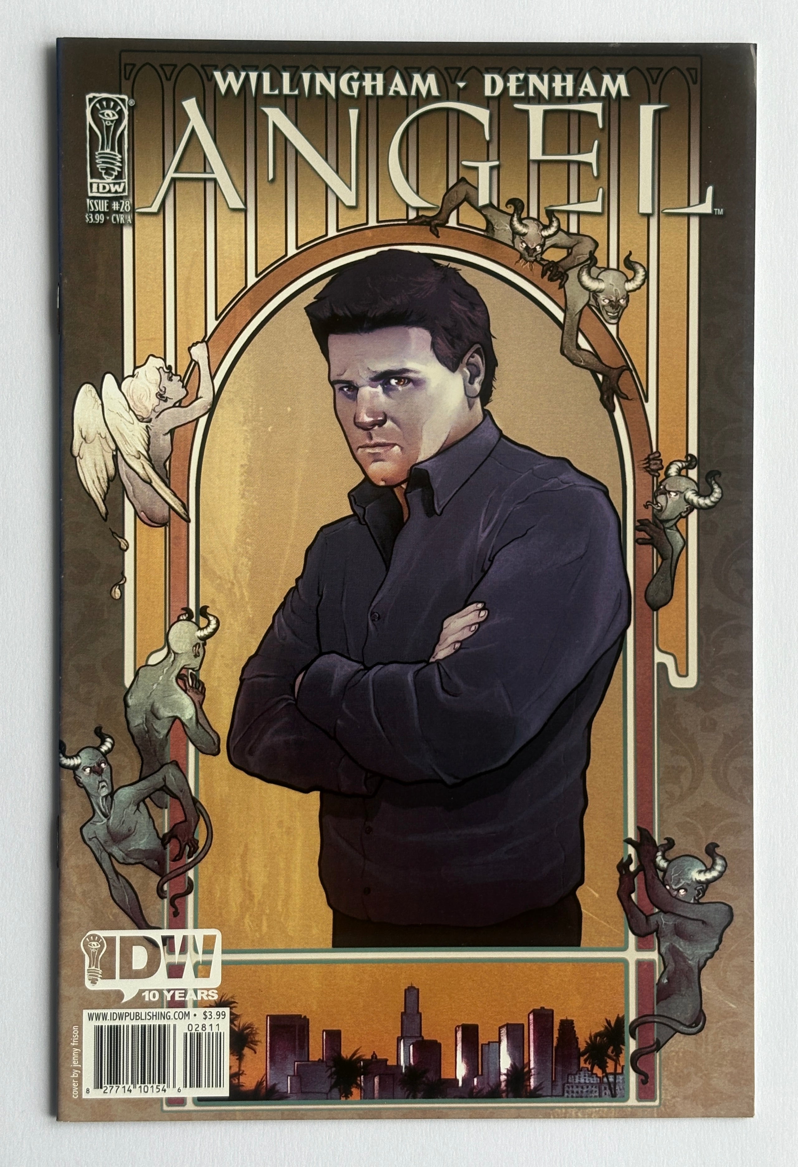 Angel #28 - 1st Printing Cover A IDW December 2009 VF- 7.5